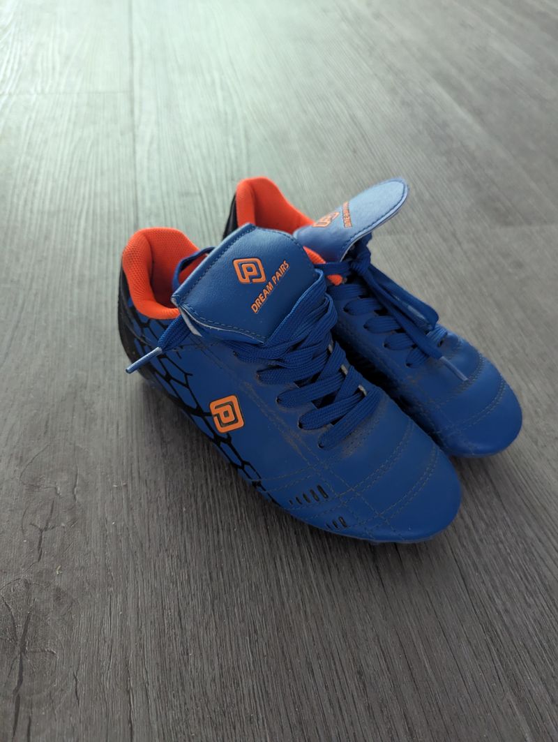 Dream Pairs, soccer cleats, 1 Blue and orange soccer cleats little kids size 1