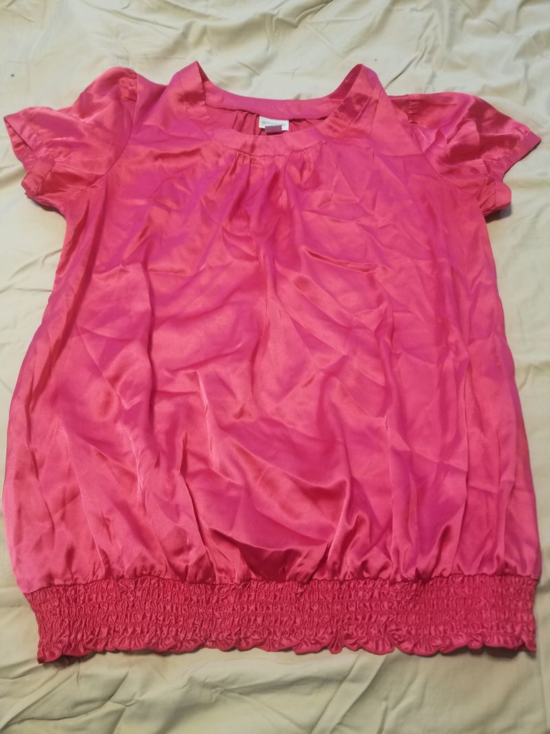 Motherhood maternity pink polyester top Short sleeved pink top. Gathers at the bottom. Women's Large 12-14