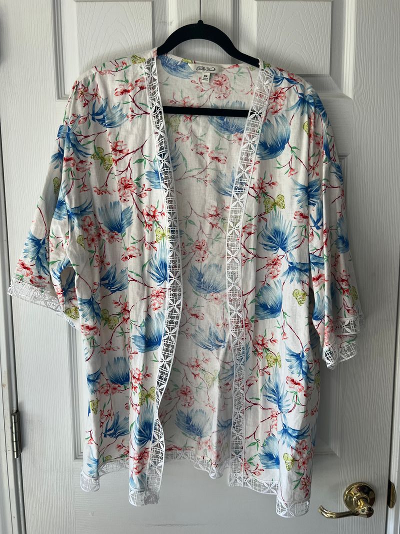 Pioneer Woman, lace trim cotton kimono, SMR Size S/M, floral cotton, 3/4 sleeves Women's - M