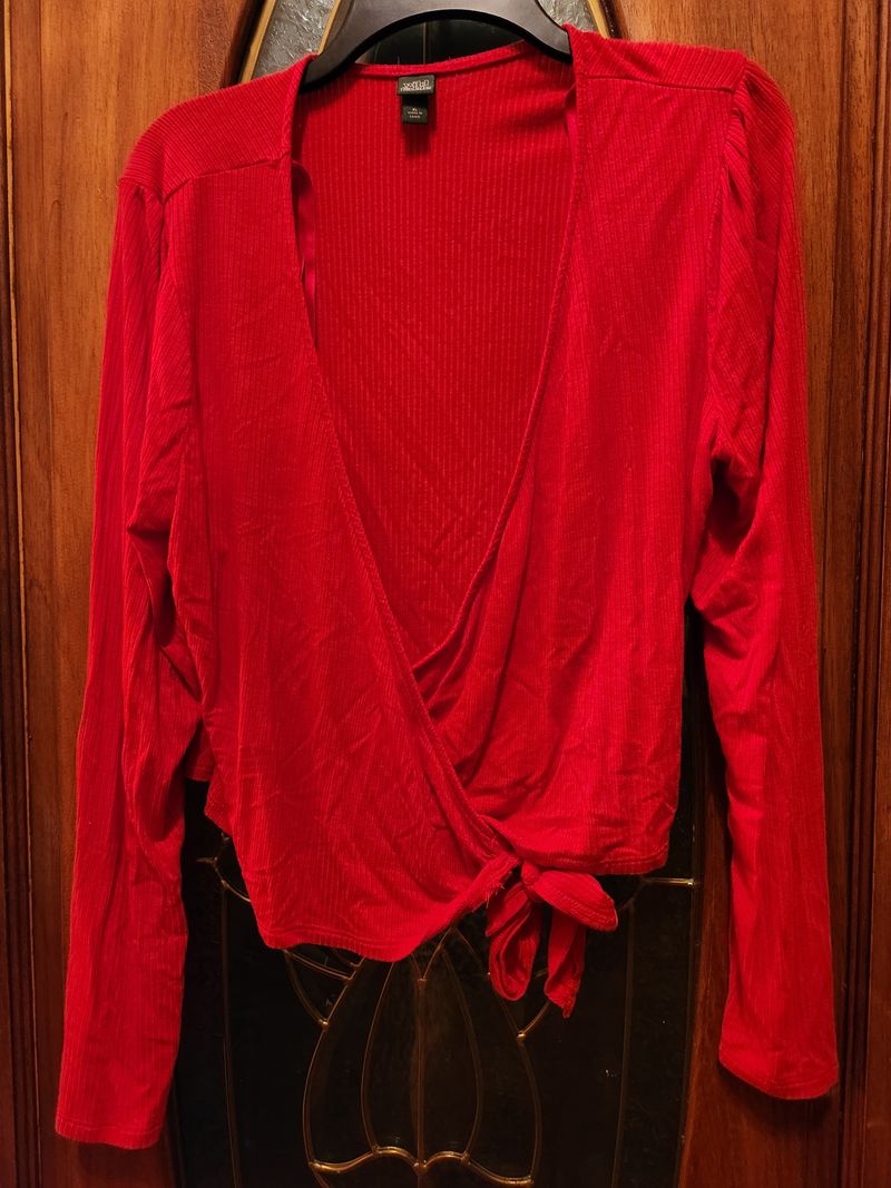 Red lightweight sweater. Fits more like Large Tie at bottom. Women's - XL