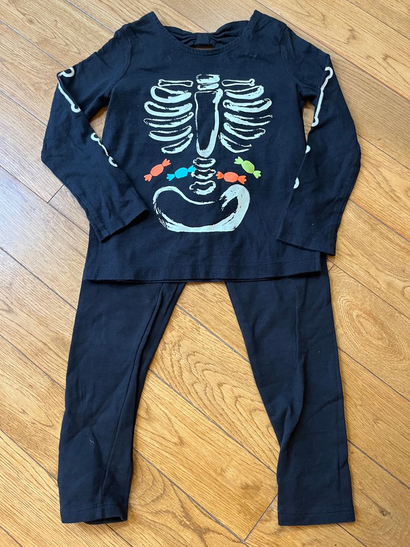 Carters, 4T, skeleton full of candy outfit or pajamas 4T