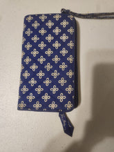 Load image into Gallery viewer, Vera Bradley Vera Bradley wallet/clutch purse
