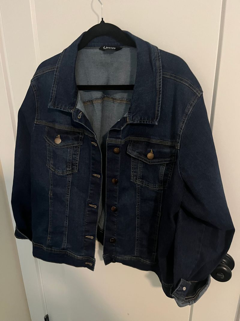 D Jeans Jean Jacket Dark wash EUC slightly cropped denim jacket Women's - XXL