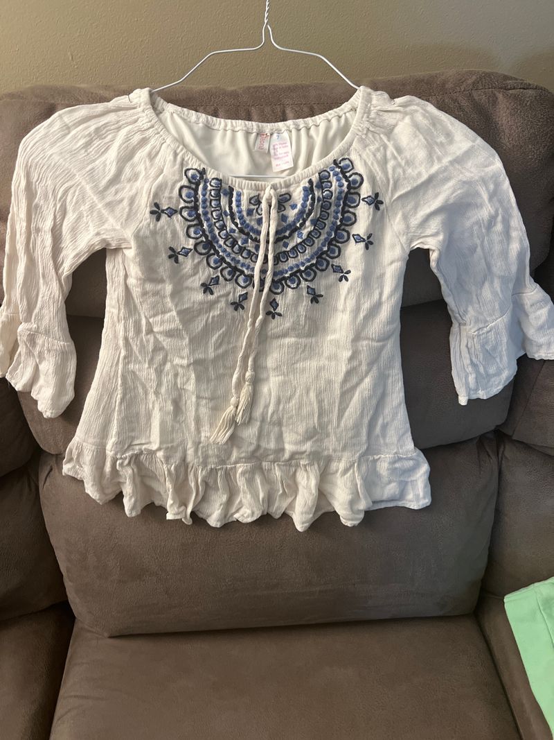 Japna White embroidered top 7