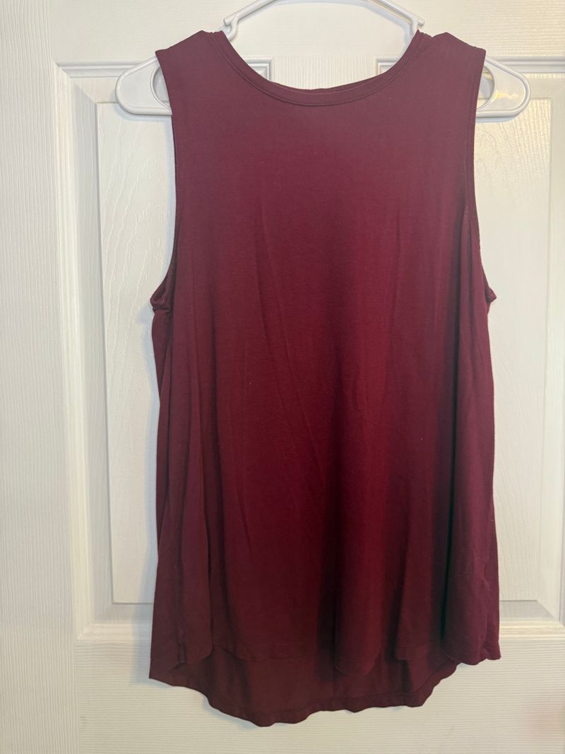 A New Day Super soft maroon tank top. Women's - M