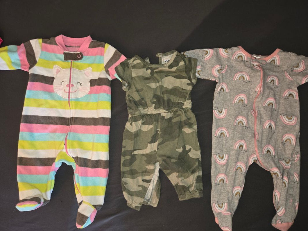 0-3 2 sleepers and 1 outfit 3 Months