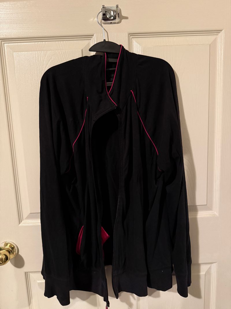 Old navy active jacket Black work but still in good condition Women's - XXL