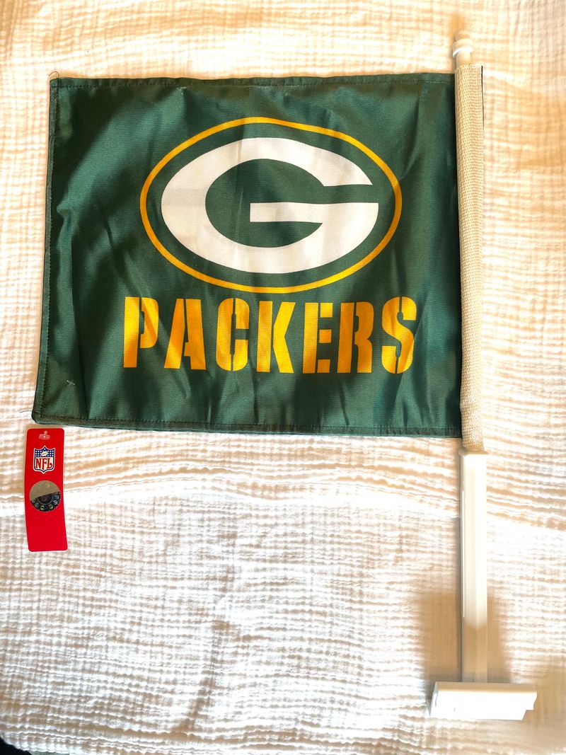 Green Bay Packers New With Tag Car Flag
