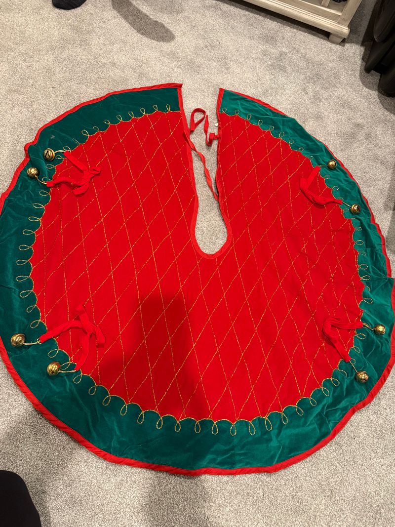 Vintage embroidered tree skirt Red and green velvet with gold thread and bells