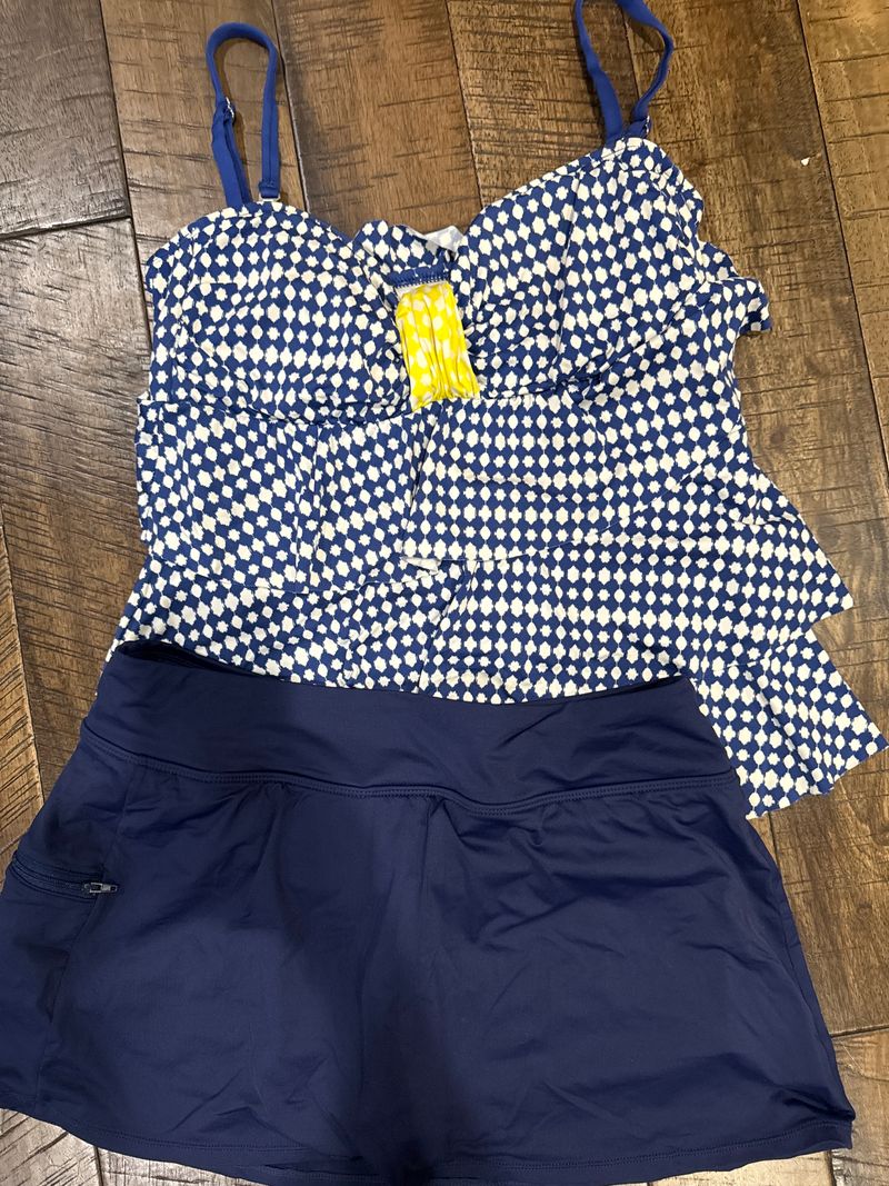 Size 12 Beach House Swim top skirt/shorts-Dillards  Women's - L