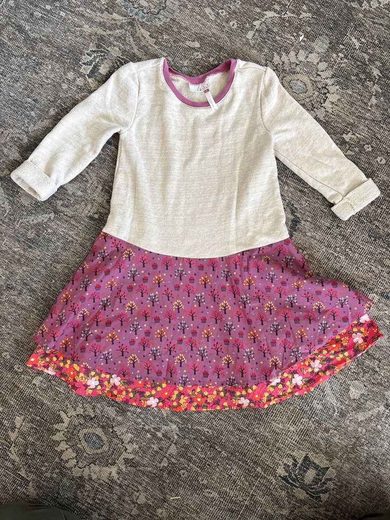 435 by Matilda Jane size 8 dress, worn once Sweater top- cream with gold flecks, trees on the bottom 8