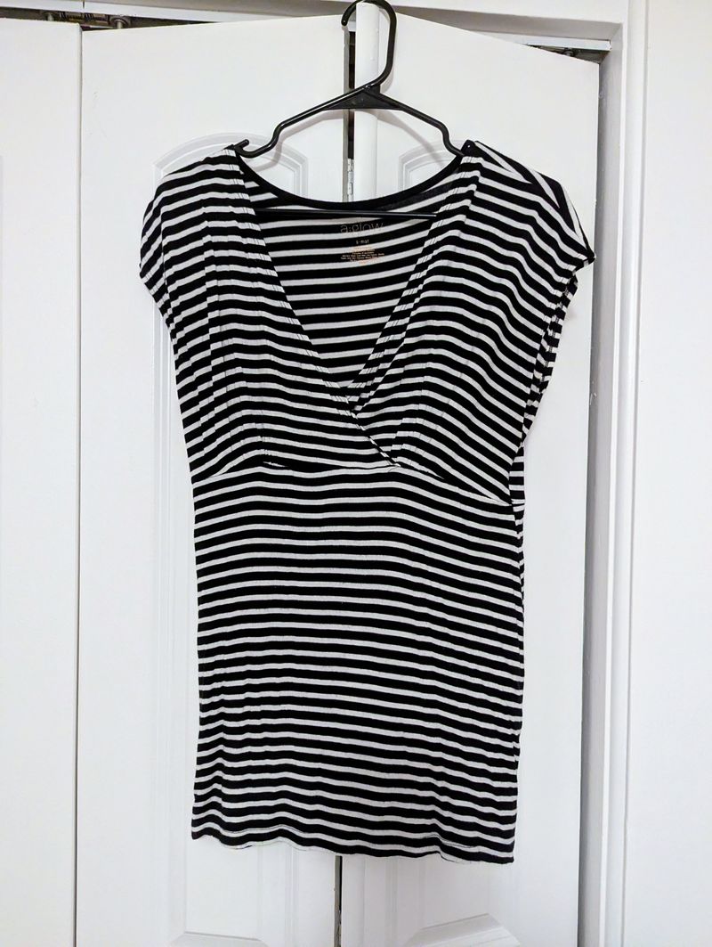 A: Glow Women's Maternity/Nursing Shirt maternity short sleeve shirt, Small, Black with white stripe Women's Small 4-6