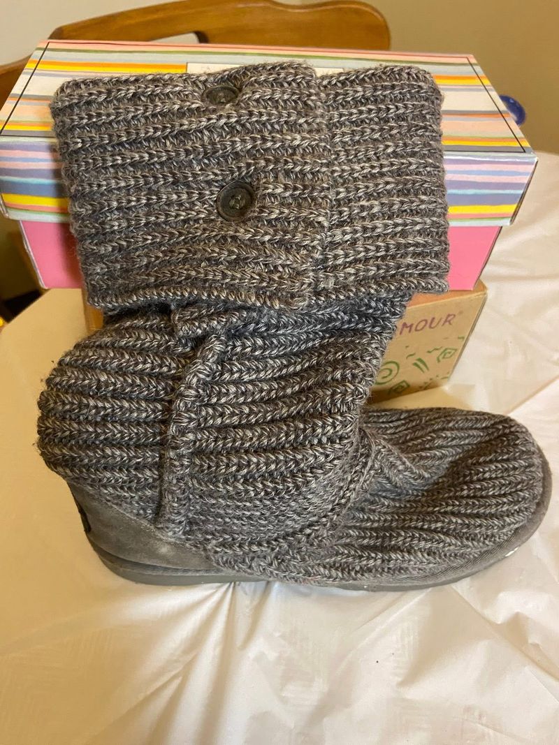 Ugg Grey Sweater Boots you can uncuff them New 7 (Adult)