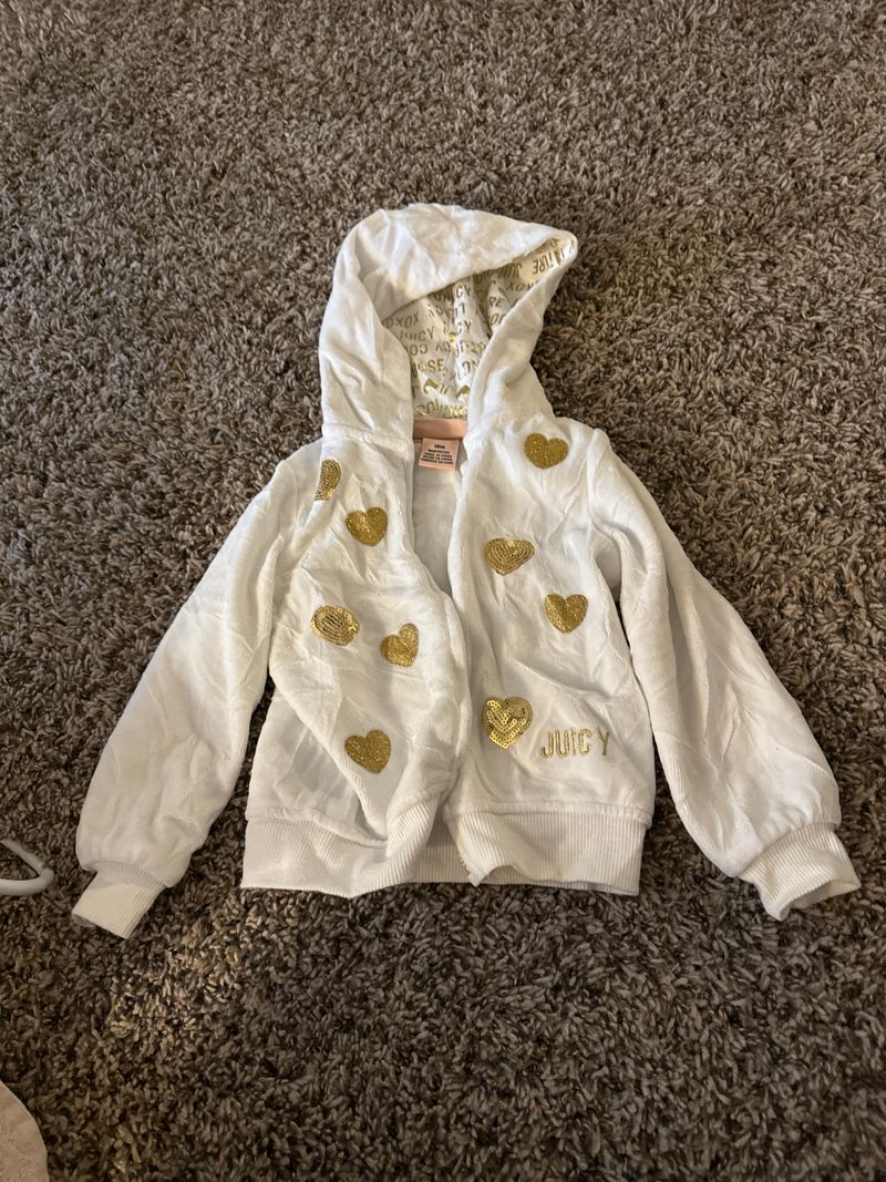 Juicy couture In nice condition just doesn't have zipper 18 Months
