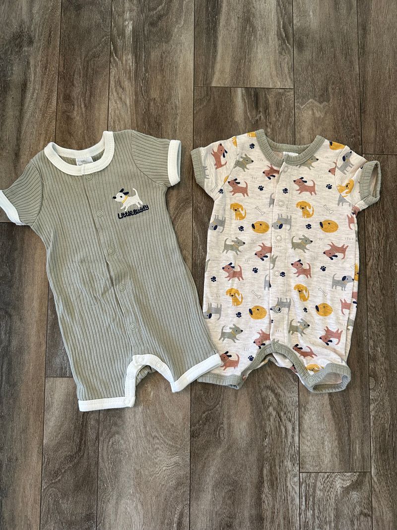 0-3month Two puppy button up rompers Newborn
