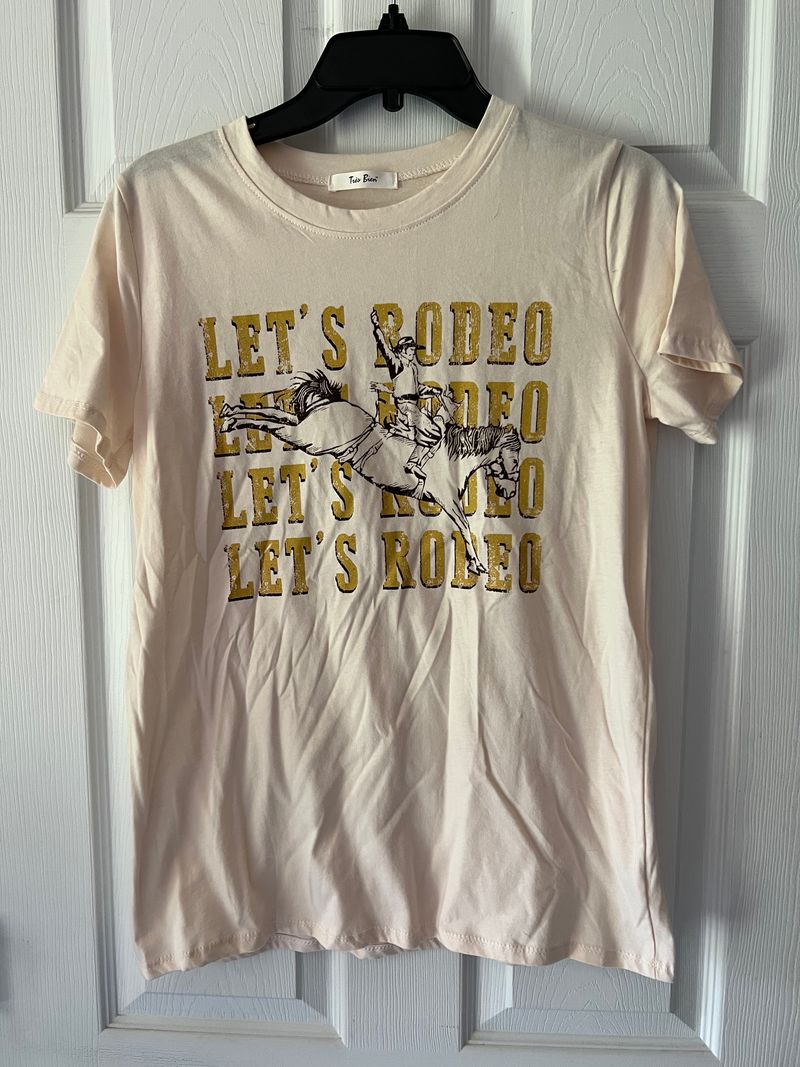 Tres Bien Size S, Rodeo T-shirt. SMR, EUC  Women's - S
