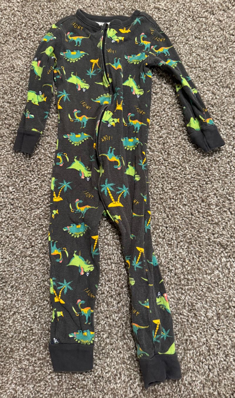 Old navy dinosaur sleeper 2T