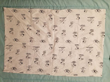 Load image into Gallery viewer, Peanuts 4 pc Snoopy bedding set: fitted sheet, top sheet, 2 pillowcases Queen
