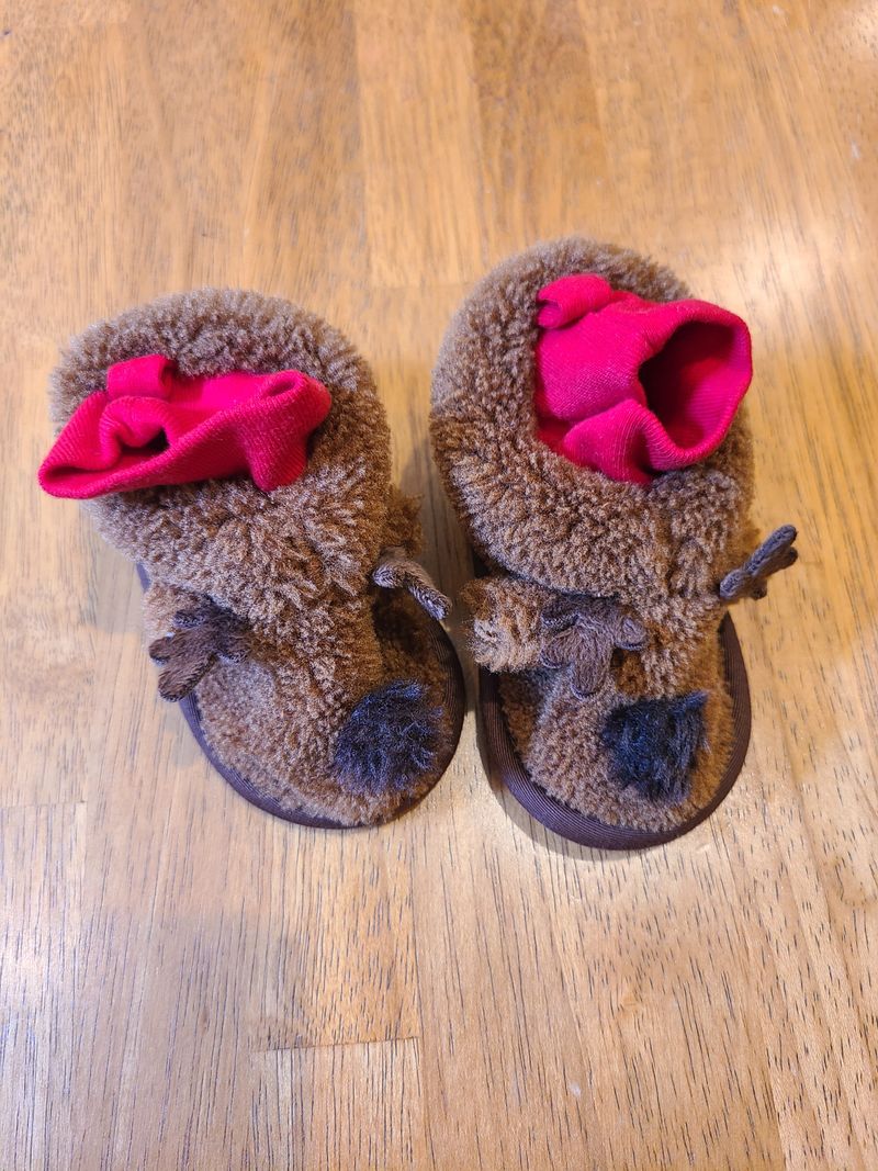 6-9 month Cat and Jack Christmas reindeer slippers  0 (Infant Shoe)