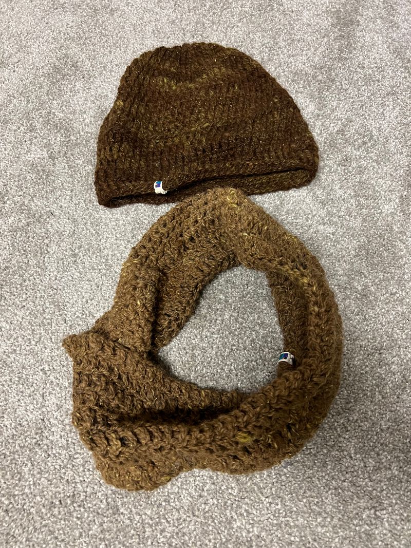 Hat and scarf - never worn Boutique