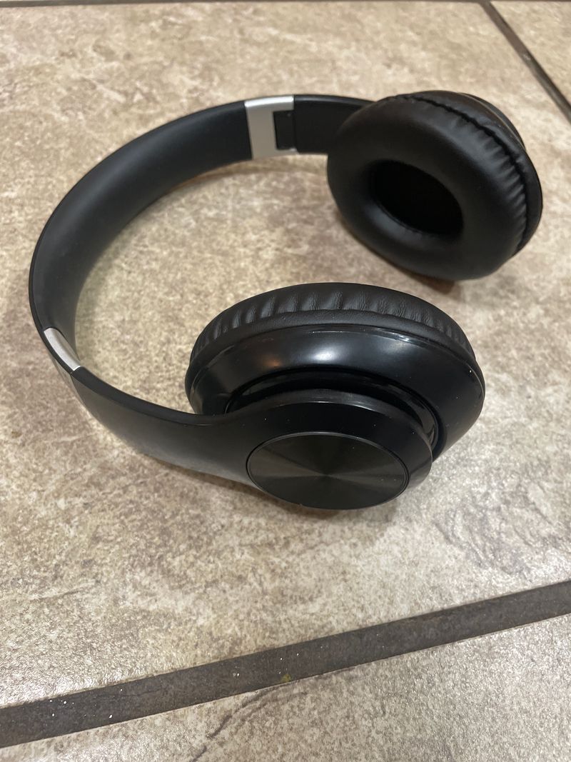 Head phones Black Wireless headphones