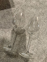 Load image into Gallery viewer, Box of 12 glasses Wine and champagne

