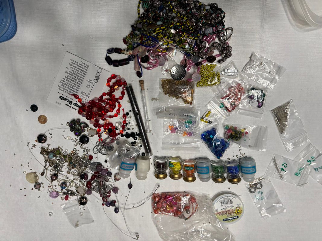 Beads and jewelry making All kinds of beads and bead accessories