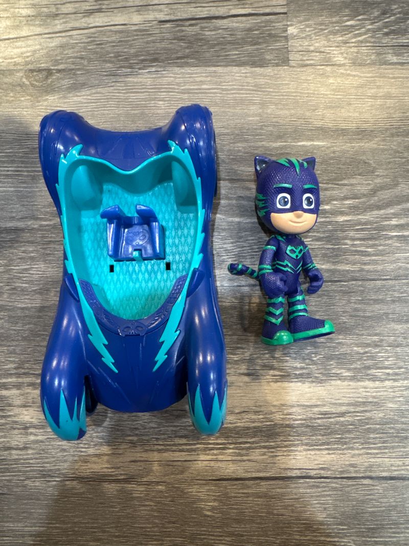 PJ Masks Catboy 3.5 in figurine & 5.5-in car set EUC. Car rolls. Catboy sits in car. Catboy arms and legs move. Figures and Animals