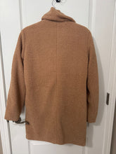 Load image into Gallery viewer, Camel boucle winter coat, size small. Hits below the hip Women&#39;s - S
