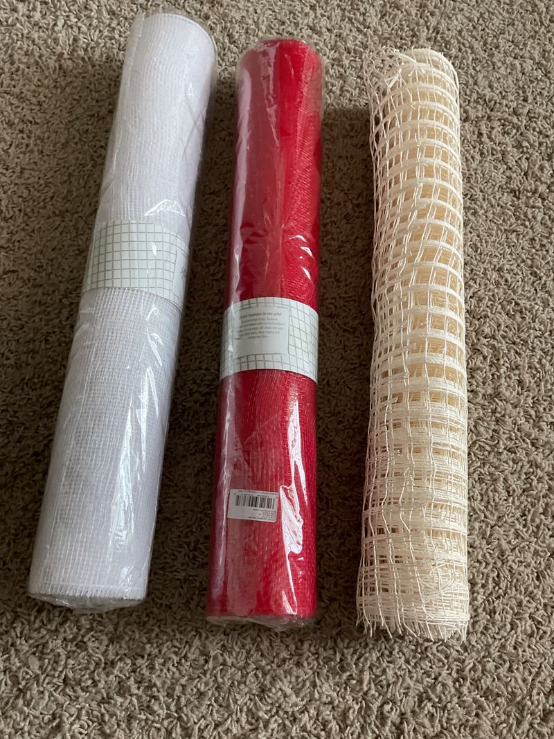 3 mesh rolls Red/green and cream