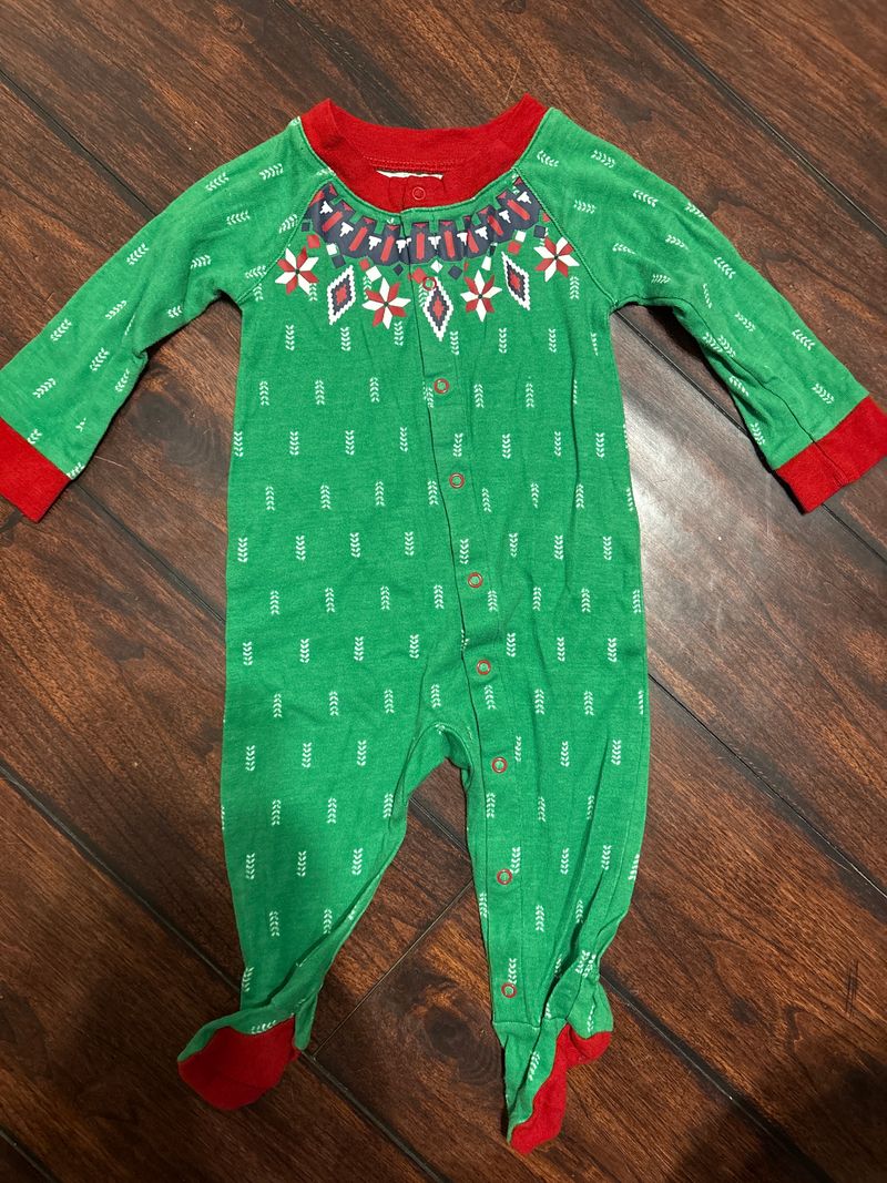 3-6 mo button up Footed Christmas sleep and play 3 Months