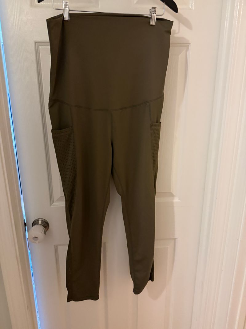 Maacie Olive leggings, vented sides, XL/16 Women's XL 16