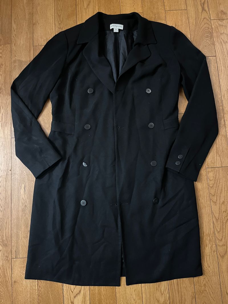 Ann Taylor, 6, black overcoat, third Button down on right broken, needs replaced Women's - S