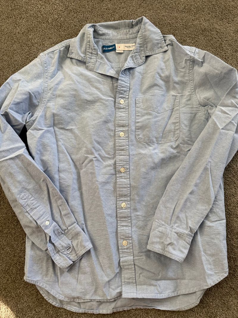Old Navy light blue button down. Adult Small  Men's - S