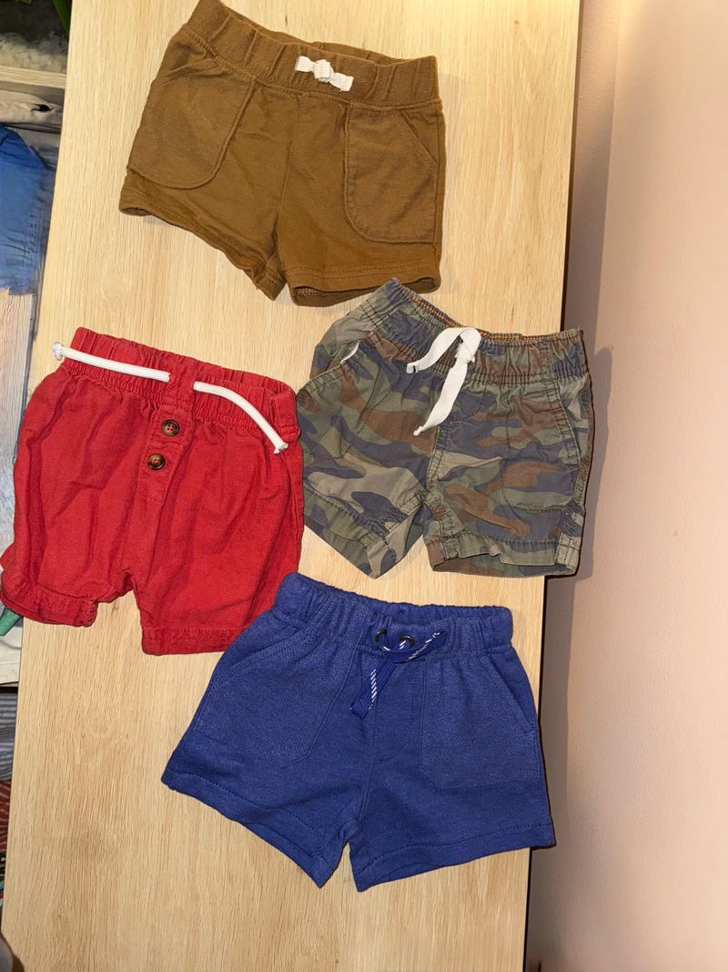 Carters 4 pairs of Carters shorts size 6m 6 Months
