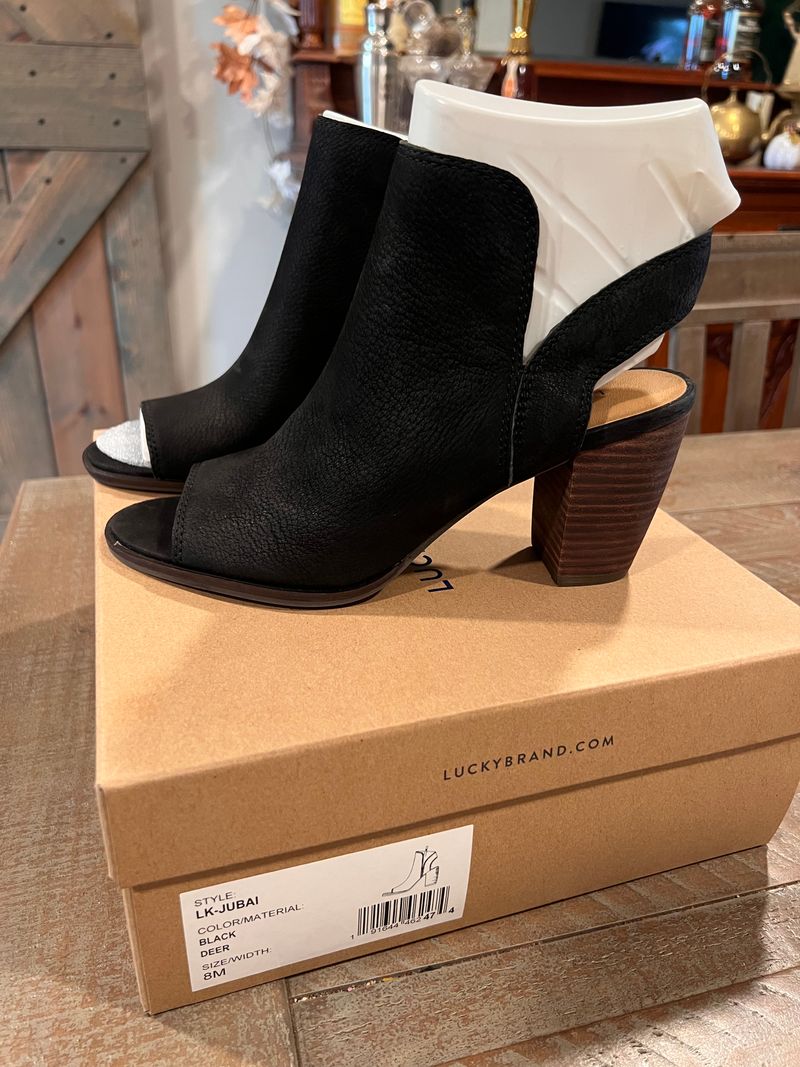 Lucky Brand Brand New in box, black leather peep toe ankle boots 8 (Adult)