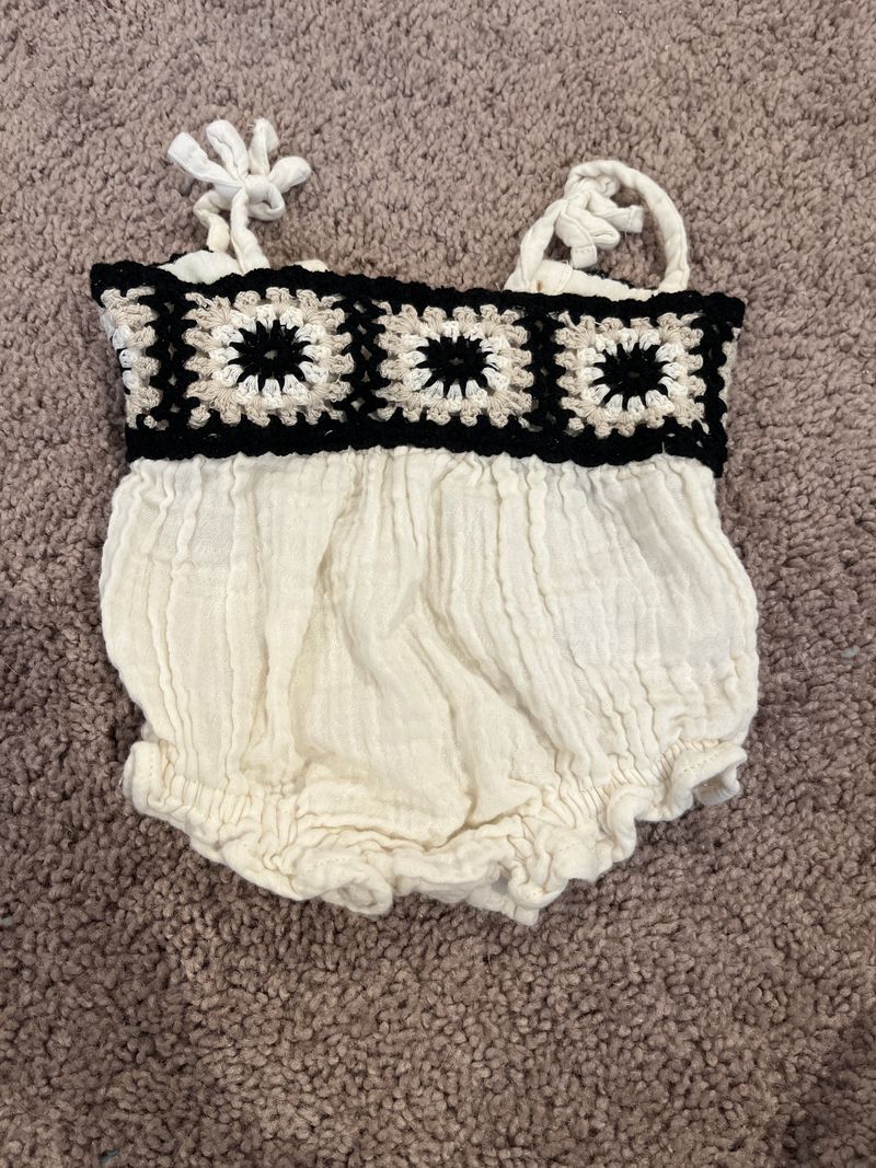 Old navy Bubble romper 3 Months