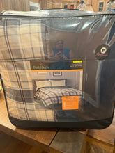 Load image into Gallery viewer, Cuddl Duds Brand new navy and gray plaid comforter. Cozy soft and reversible King
