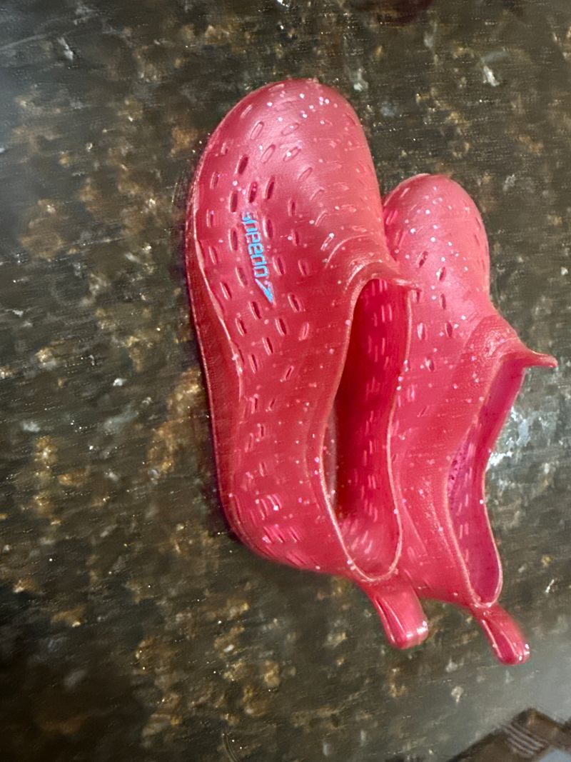 Speedo pink jelly water shoes Size 5/6 5 (Toddler)