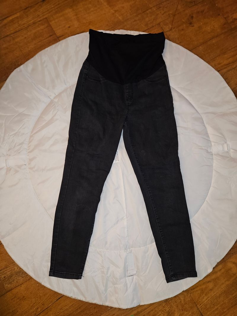 Celebrity pink Black jeans size medium Women's Med 8-10