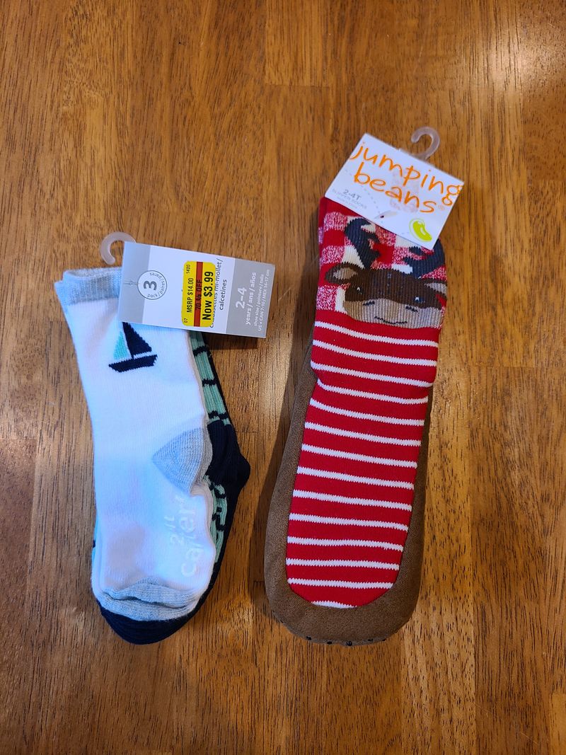 2-4 Carters 2 pack Nautical socks and Jumping Beans Christmas/WTR slipper socks, NWT 2T
