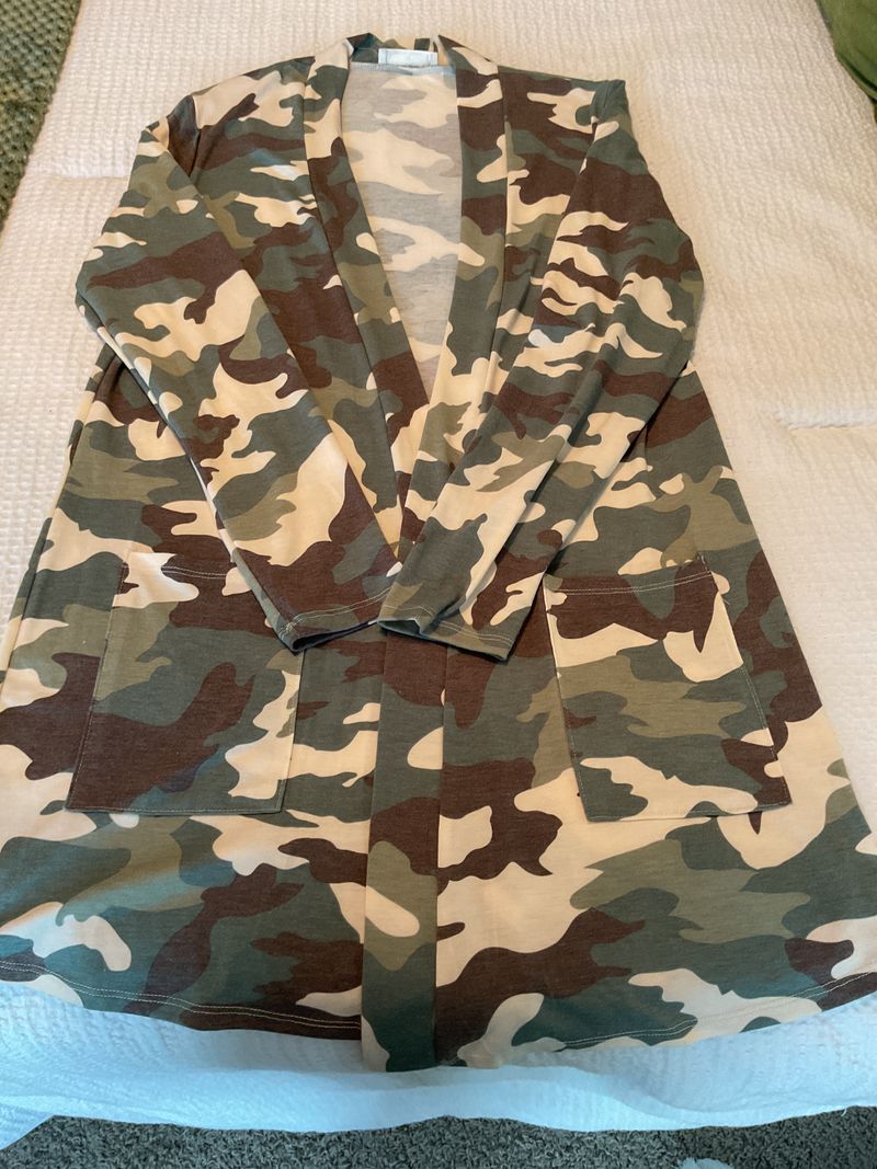 Zenana long cardigan Lt weight camo long cardigan Women's - M
