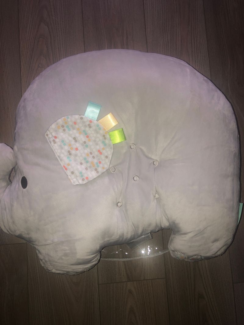 Comfort & Harmony NWT, elephant nursing pillow