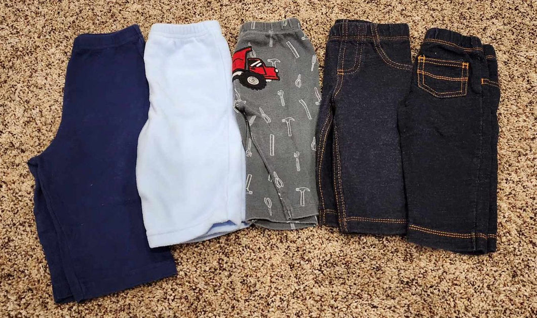 3-6 mo. 5 pants. 1 fleece, 2 denim jegging  3 Months
