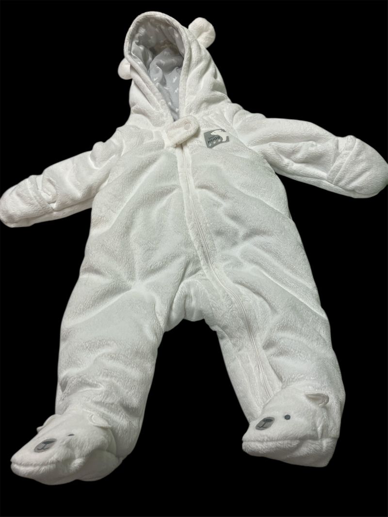 Simple Joys by Carters White snowsuit size 0-3 months Newborn