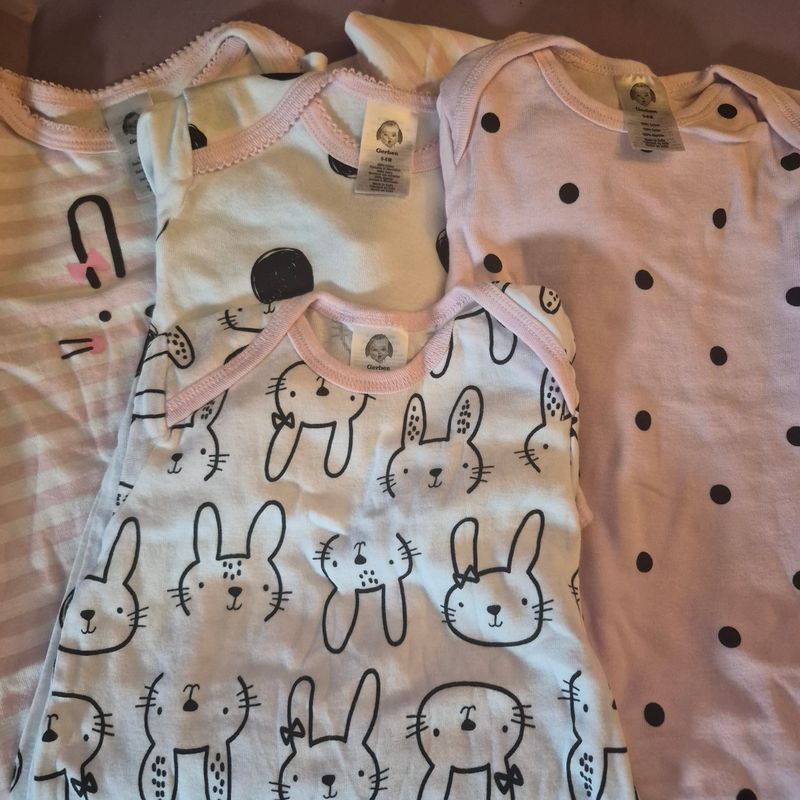 Gerber 4 Pair Girls Sleeper Gowns 0-6m NWOT Newborn
