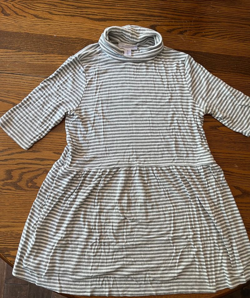 Motherhood Maternity Light Gray Stripe Ribbed Ribbed short sleeve baby doll tshirt turtle neck Women's Med 8-10