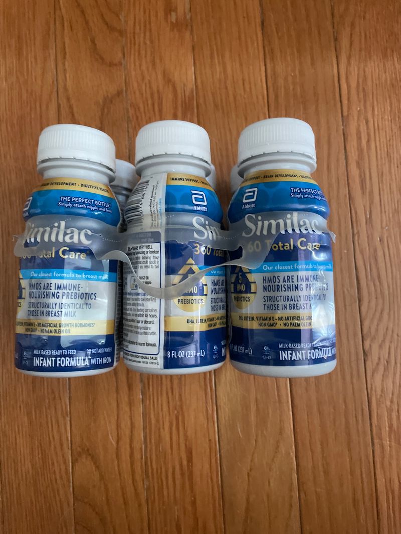 Similac 360 total care Six pack of 8 ounce ready to feed formula expires March 1, 2026