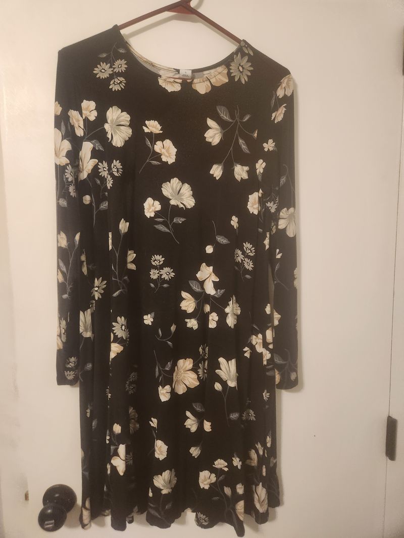 Old Navy long sleeve winter dress Women's long sleeve flower dress Women's - S