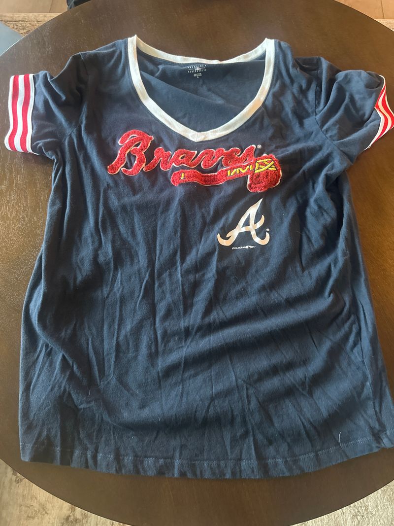 5th and Ocean Braves logo Tshirt Braves Jersey Women's - XL